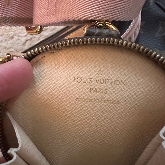 LOUIS VUITTON  MULTI POCHETTE - Picture 16 of 17
